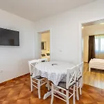 Haya With Heated Pool Apartment *