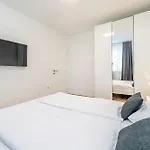 Apartment Haya With Heated Pool Linardići