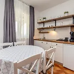 Apartment Haya With Heated Pool