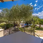 Haya With Heated Pool * Linardići
