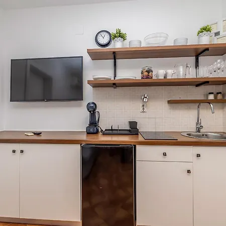 Haya With Heated Pool Linardići