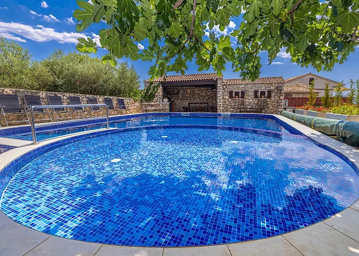 Lejlighed Haya With Heated Pool Linardići