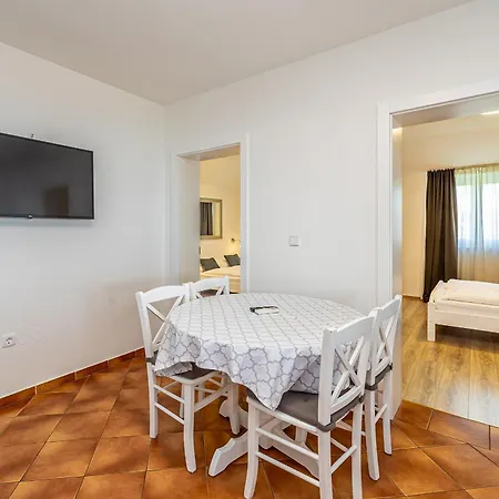 Haya With Heated Pool Apartment *
