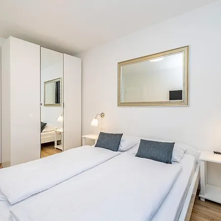 Haya With Heated Pool Apartment *