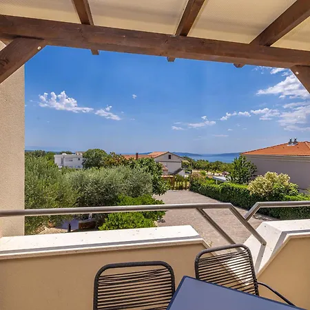 Apartman Haya With Heated Pool *