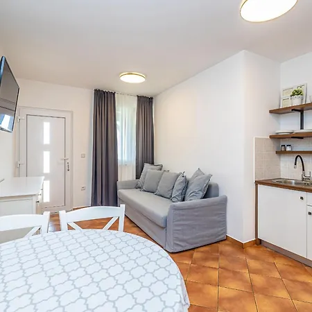 Haya With Heated Pool Apartment *