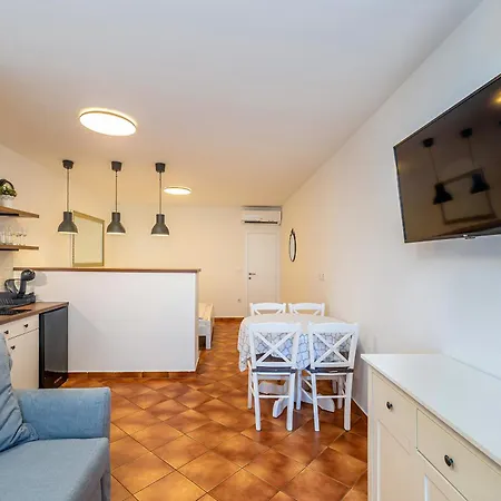 Apartment Haya With Heated Pool *