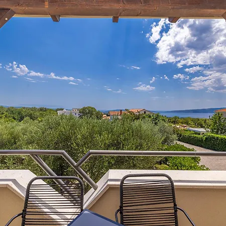 Haya With Heated Pool * Linardici