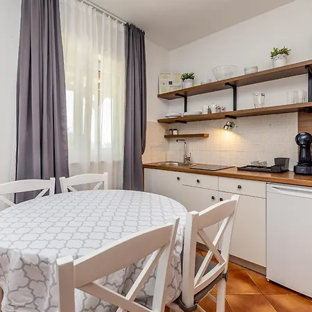 Apartment Haya With Heated Pool