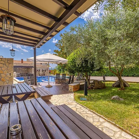 Apartment Haya With Heated Pool *