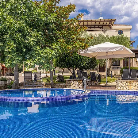 Haya With Heated Pool