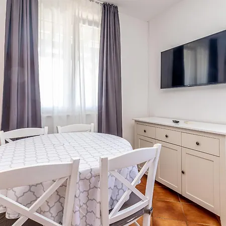Haya With Heated Pool Apartment Linardici