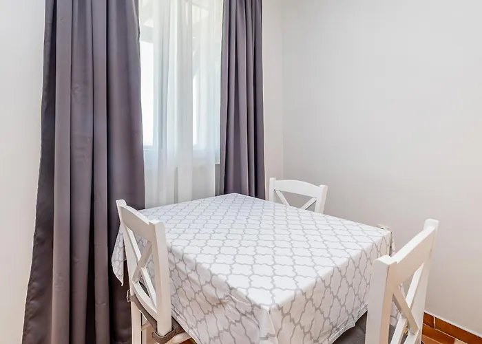 Haya With Heated Pool Apartman Linardici