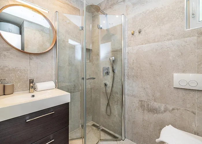 Apartman Haya With Heated Pool