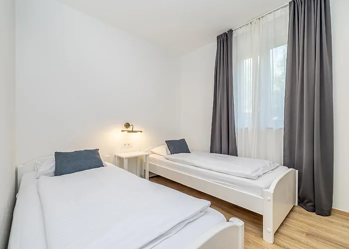 Haya With Heated Pool Apartman