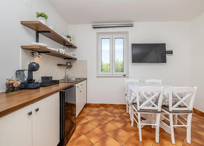 Apartman Haya With Heated Pool