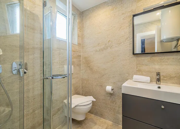 Haya With Heated Pool Apartman Linardici