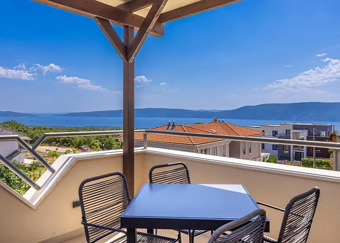 Haya With Heated Pool Apartman