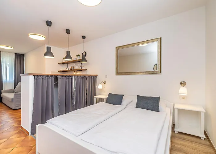 Haya With Heated Pool Apartman *