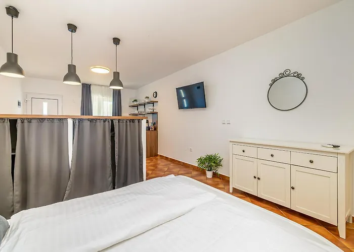 Apartman Haya With Heated Pool