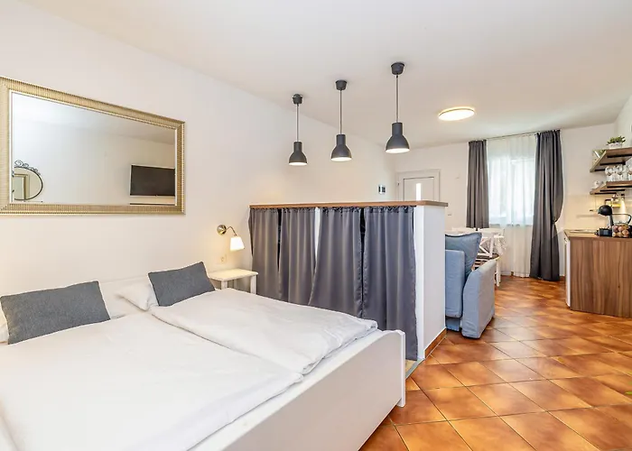 Apartman Haya With Heated Pool Linardici
