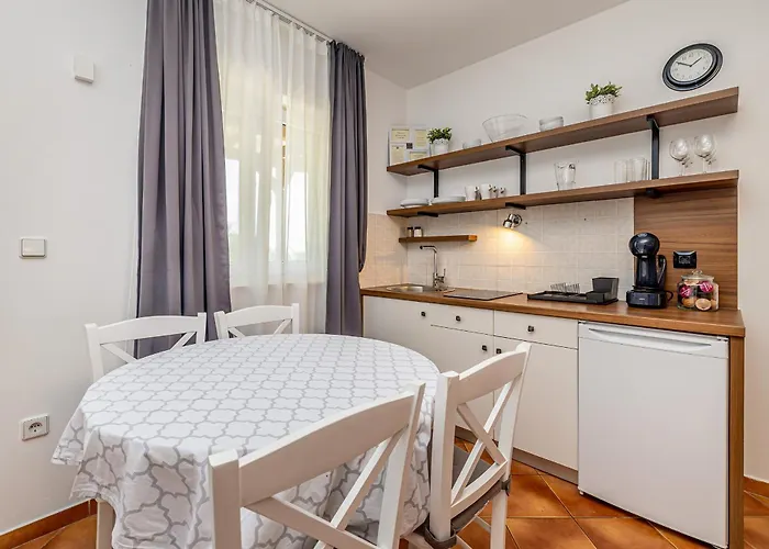 Apartman Haya With Heated Pool