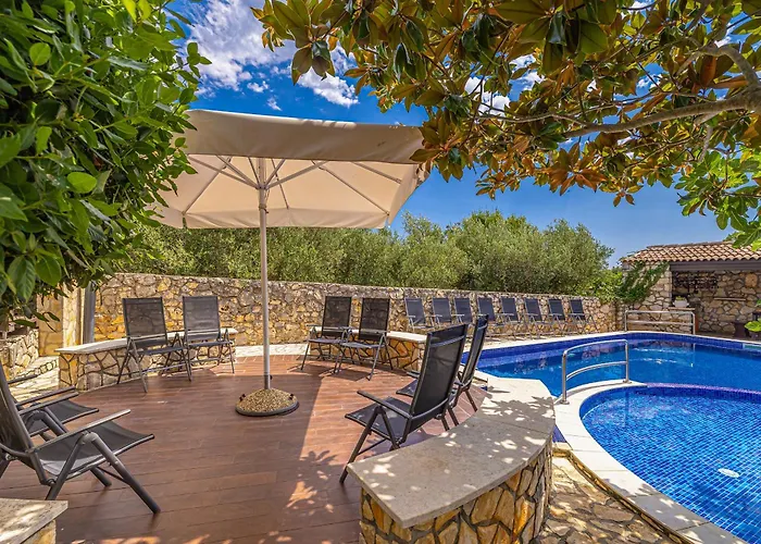 Apartman Haya With Heated Pool *