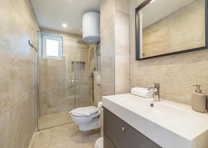 Haya With Heated Pool * Linardici