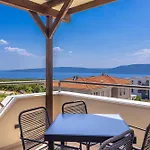 Haya With Heated Pool Appartement