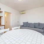 Appartement Haya With Heated Pool