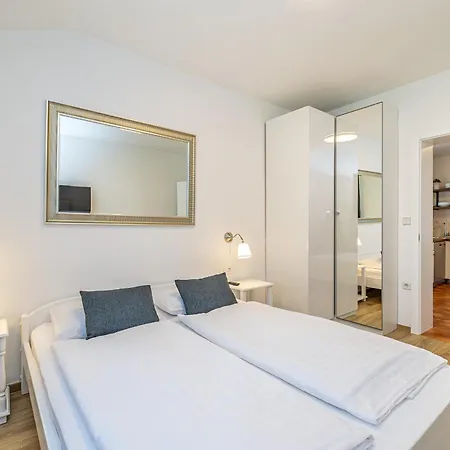 Haya With Heated Pool Linardići