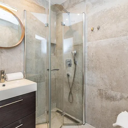 Διαμέρισμα Haya With Heated Pool