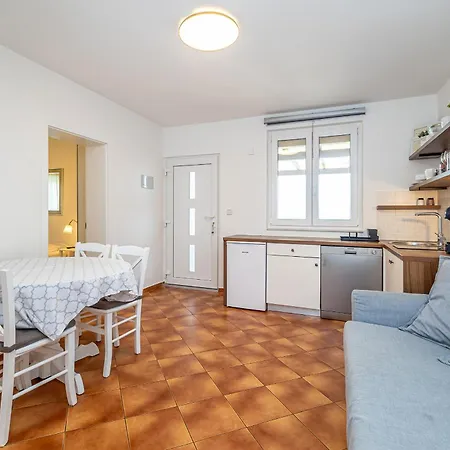 Haya With Heated Pool Linardići