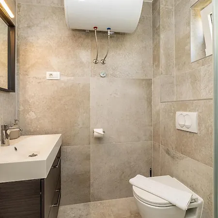 Διαμέρισμα Haya With Heated Pool