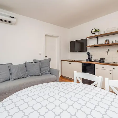 Haya With Heated Pool * Linardići