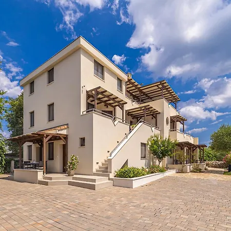 Haya With Heated Pool *