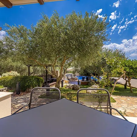 Haya With Heated Pool * Linardići