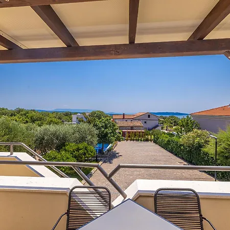 Haya With Heated Pool * Linardići