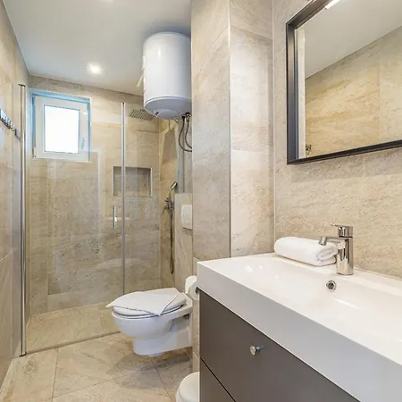 Haya With Heated Pool * Linardići